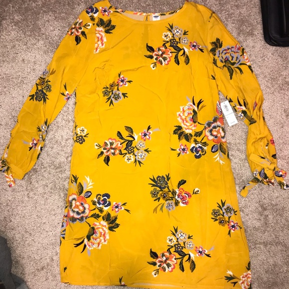 Old Navy Dresses & Skirts - Yellow flowers dress